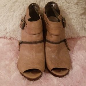 Guess leather peeptoe booties
